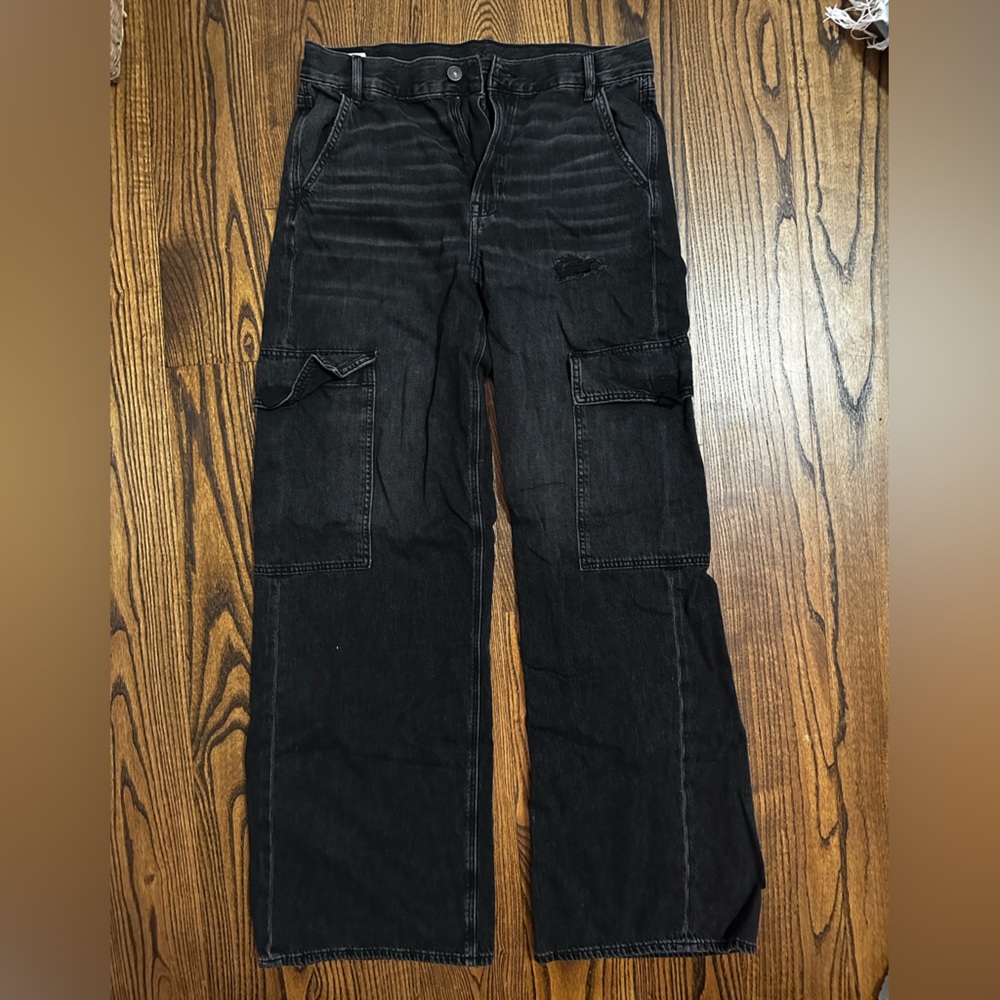 American Eagle - brand new cargo pants never worn